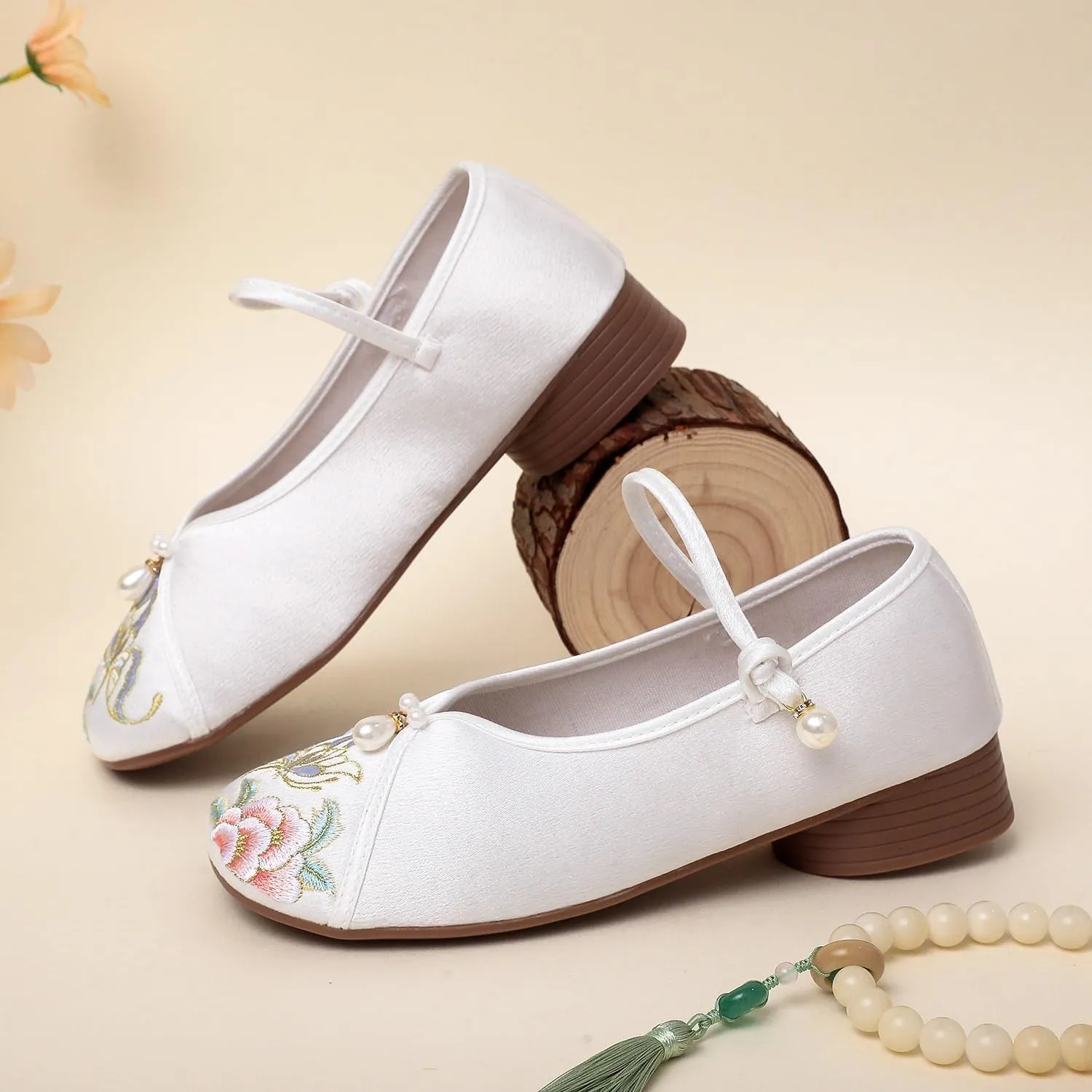 2025 Women's Satin Low Chunky Heel Chinese Style Floral Embroidery Shoes Elegant Ethnic Style Cheongsam Hanfu Shoes Casual Comfort Ankle Strap Shoes