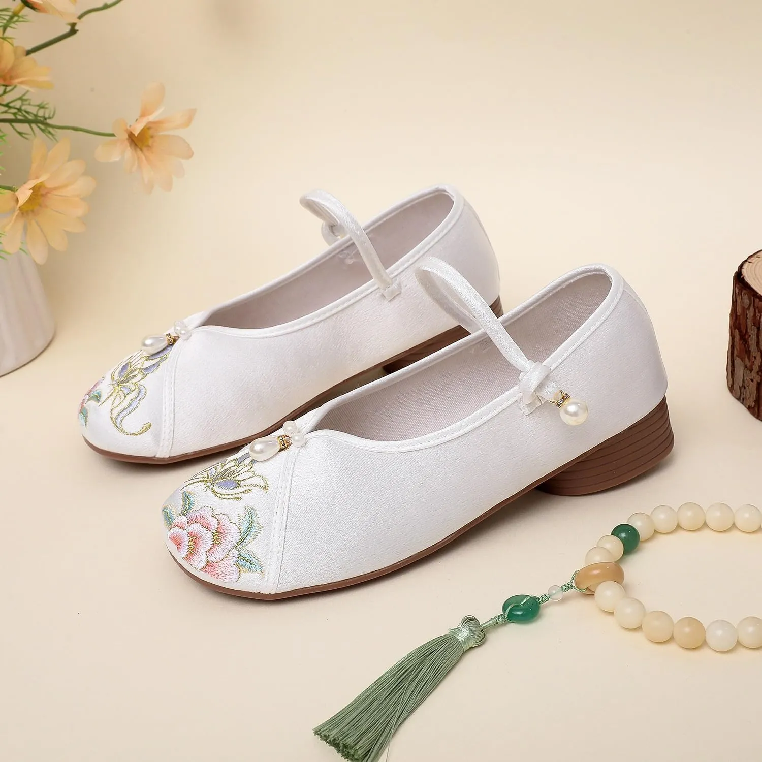 2025 Women's Satin Low Chunky Heel Chinese Style Floral Embroidery Shoes Elegant Ethnic Style Cheongsam Hanfu Shoes Casual Comfort Ankle Strap Shoes