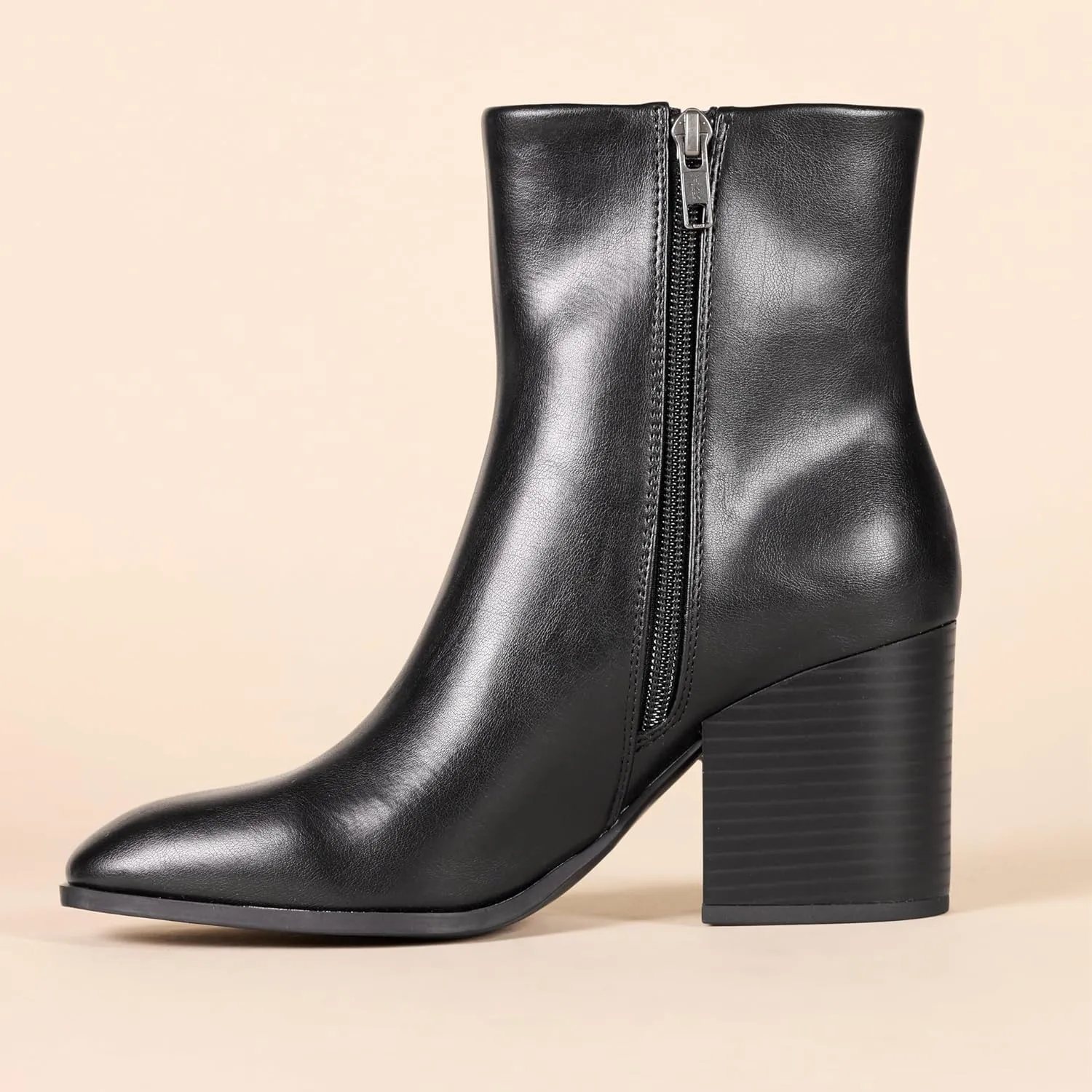 Amazon Essentials Women's Clean Heel Ankle Boot