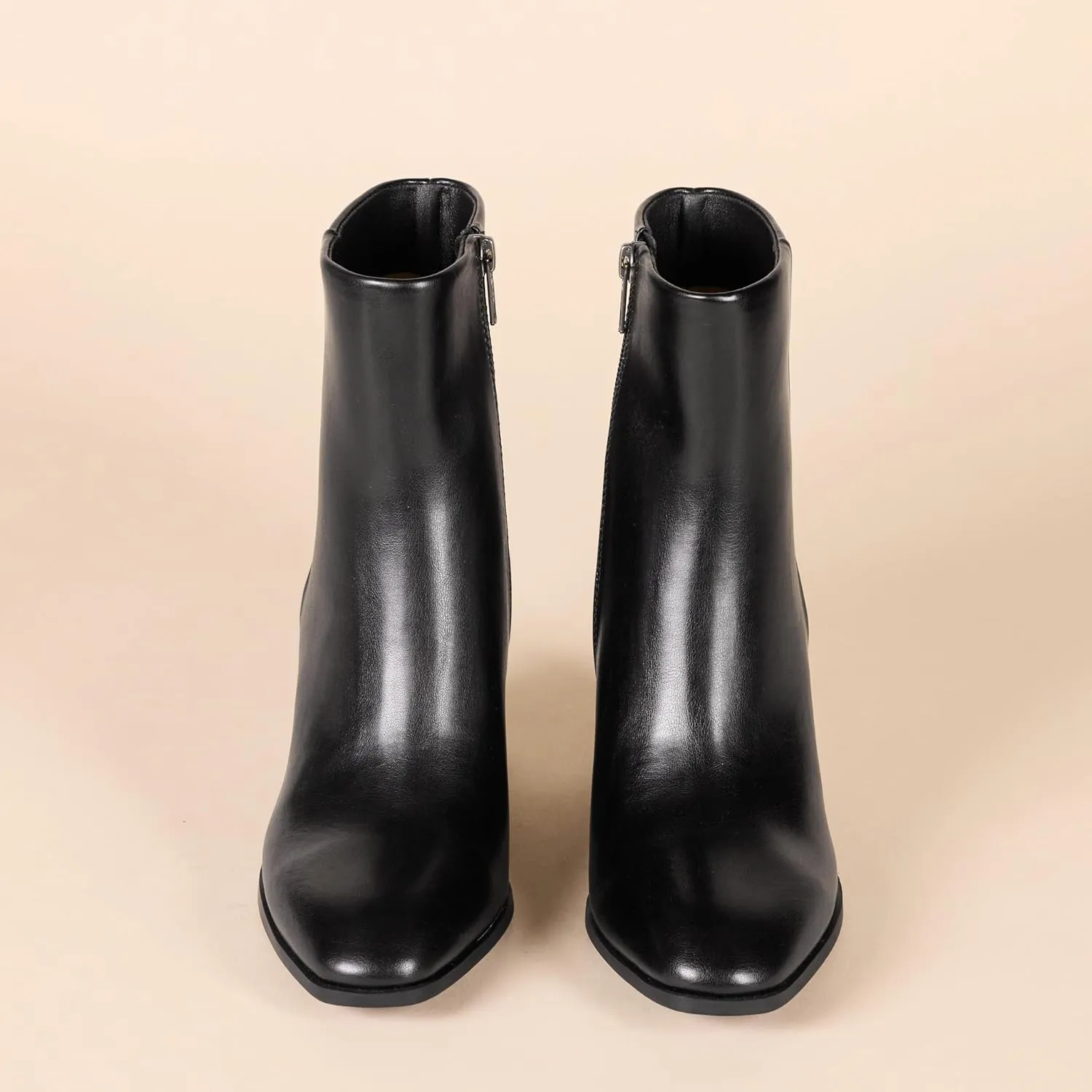 Amazon Essentials Women's Clean Heel Ankle Boot