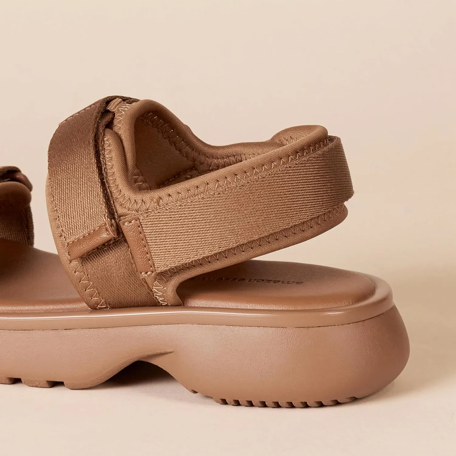 Amazon Essentials Women's Sport Sandal with Memory Foam Insole and Adjustable Padded Straps