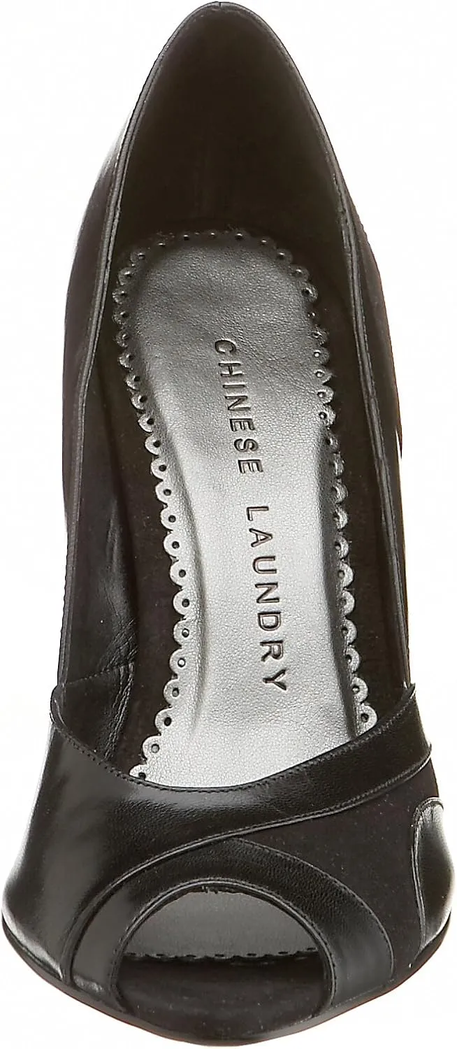 Chinese Laundry Women's Foxy Wedge