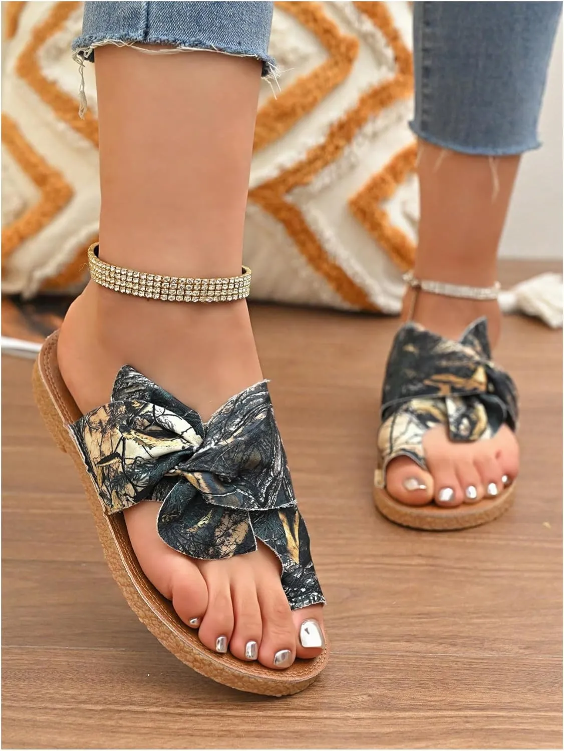 GORGLITTER Women's Rainbow Bow Tie Flat Beach Sandals 2025 Vacation Open Toe Thong Sandals Summer Slides Shoes