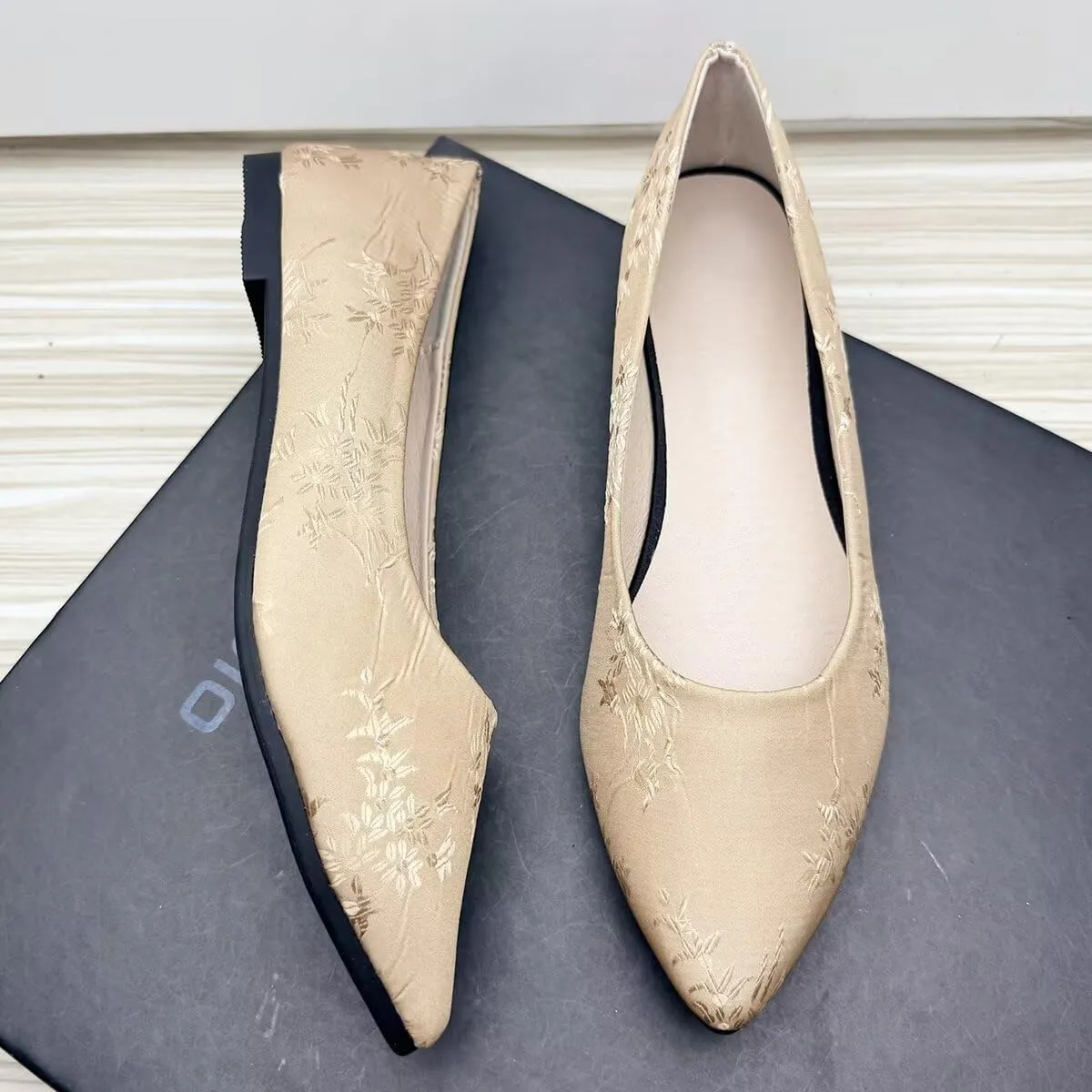 LUXINYU Women Dress Shoes Pointed Toe Satin Embroidered Upper Slip on Ballet Flats Comfortable Work Flats Low Heel Daily Walking Shoes Prom Party Shoes
