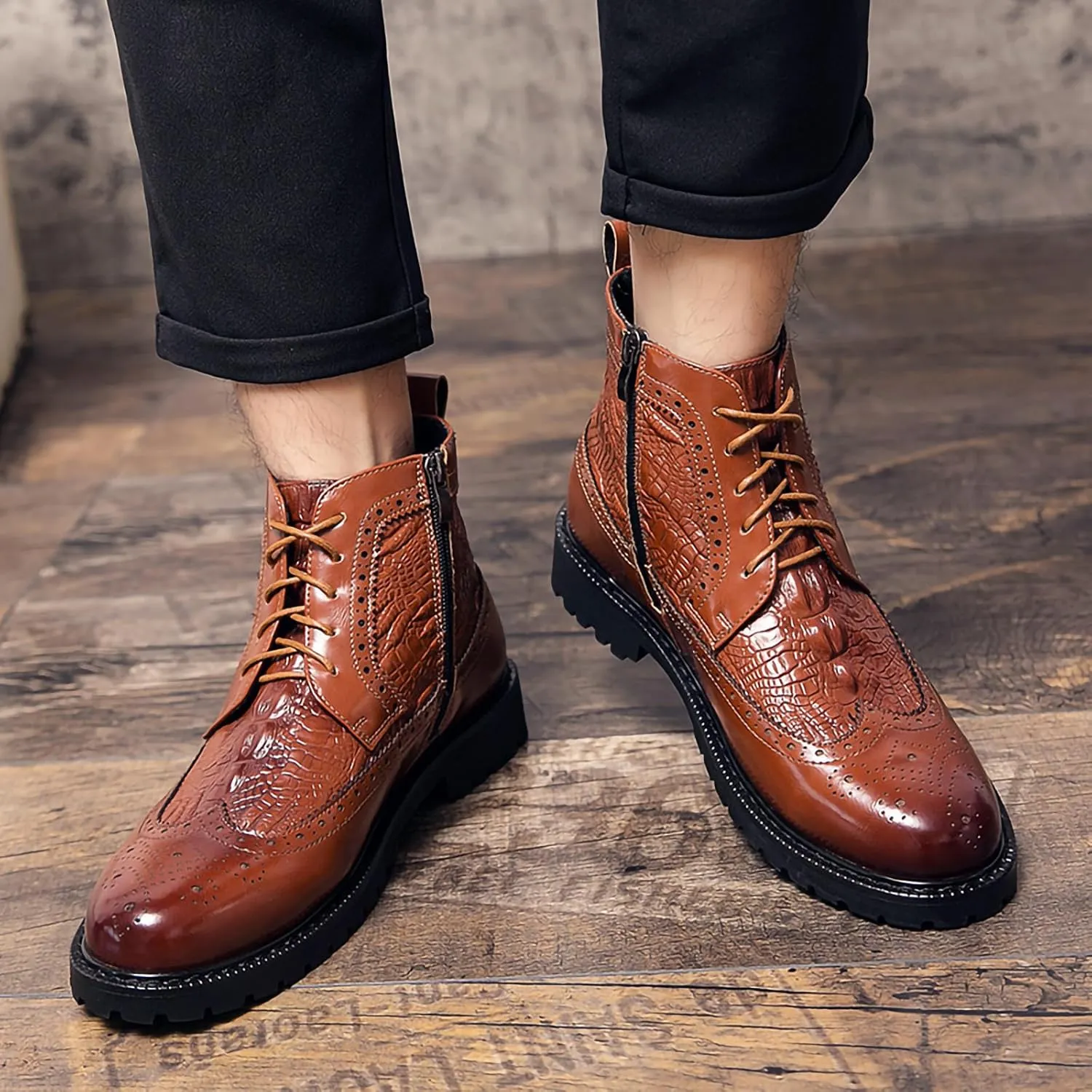 Men's Chukka Boots Side Zipper Brogue Wingtip Retro Dress Boots for Men Stylish Casual PU Leather Boot with Crocodile Pattern
