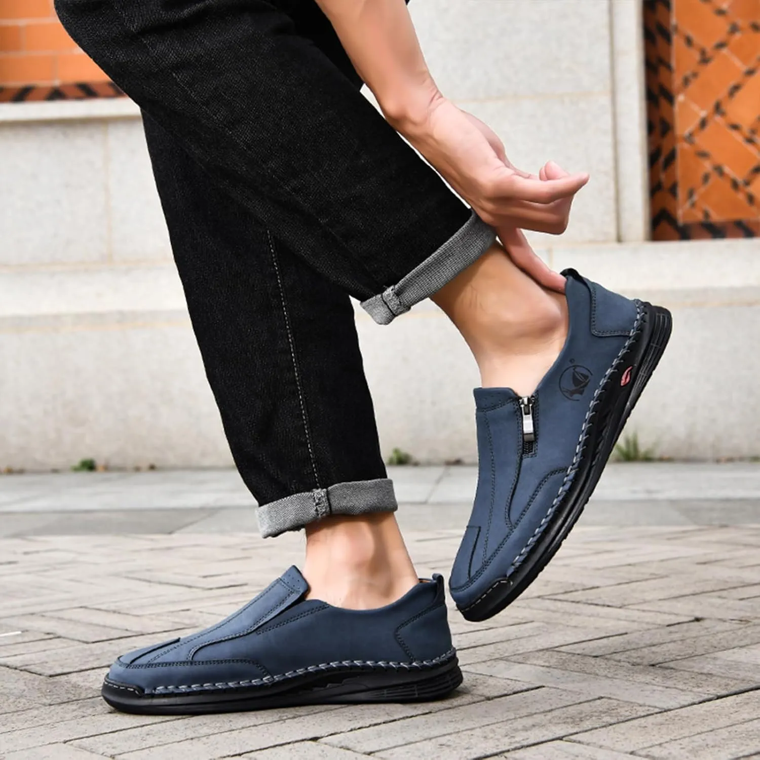 Men's Leather Slip-On Loafers Anti-Slip Sole Retro Round Toe Handsewn Detailing Lightweight Driving Shoes for Walking & Everyday Wear
