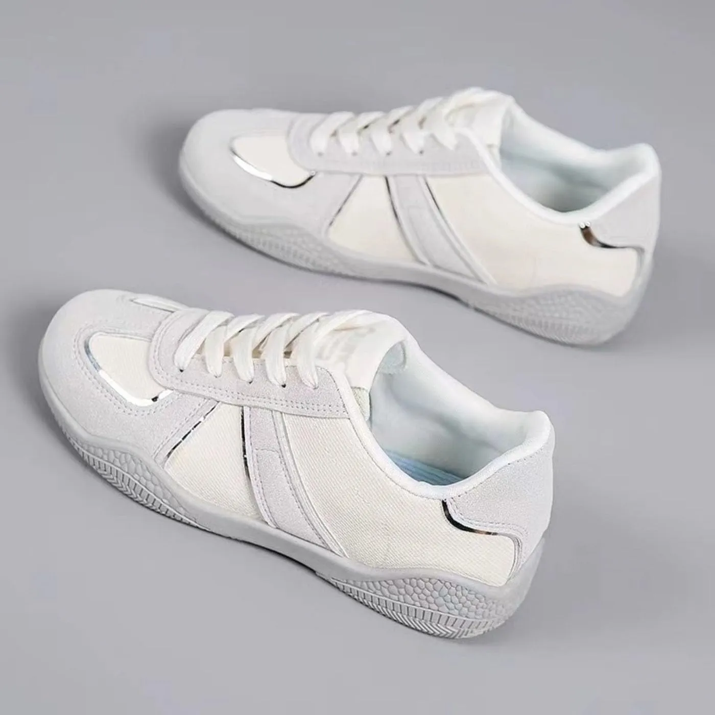 Retro Tennis Shoes for Women & Girls Anti-Slip Lace Up Sneakers Lightweight Casual Walking Shoes