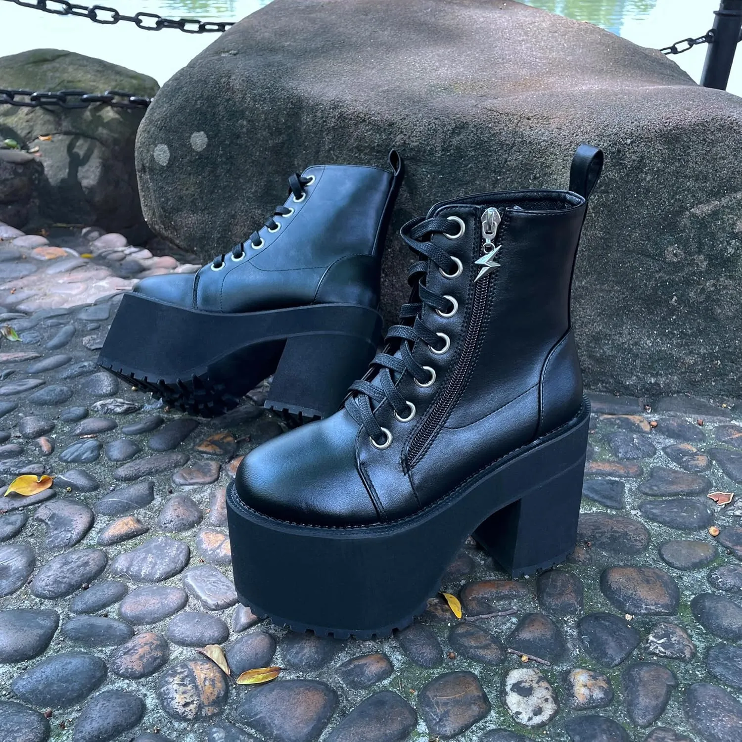 Women's Black Lace up Goth Platform Boots, Chunky Block Ankle Gothic Combat Boots, Cosplay Fashion Punk Boots Shoes